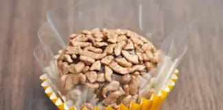 Brigadeiros recheados com manteiga de amendoim
