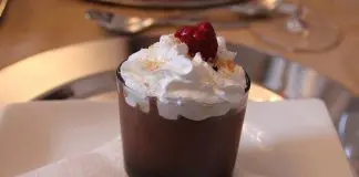 Mousse de chocolate com Frutos Silvestres