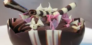 Mousse de chocolate e licor