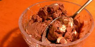 mousse de chocolate e marshmallows