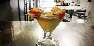 Sobremesa de gelatina e leite condensado Sobremesa de gelatina e leite condensado