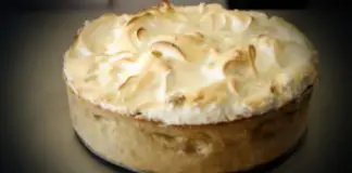 Torta de banana com suspiro super cremosa Torta de banana com suspiro super cremosa