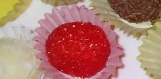 Brigadeiro de Morango Brigadeiro de Morango