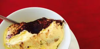 Pudim de banana e chocolate vegan