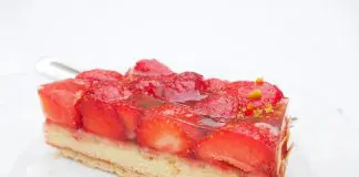 Cheesecake de morangos e framboesas Cheesecake de morangos e framboesas