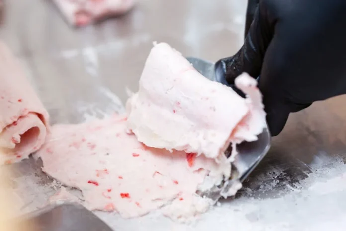 Receita de Gelado de Nata e Morango A Delícia que Encant