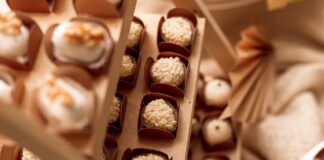 A delicious assortment of elegant truffles on display, perfect for events. Captured in São Paulo.