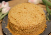 Bolo de bolacha cremoso: A receita clássica que ganha sempre na mesa