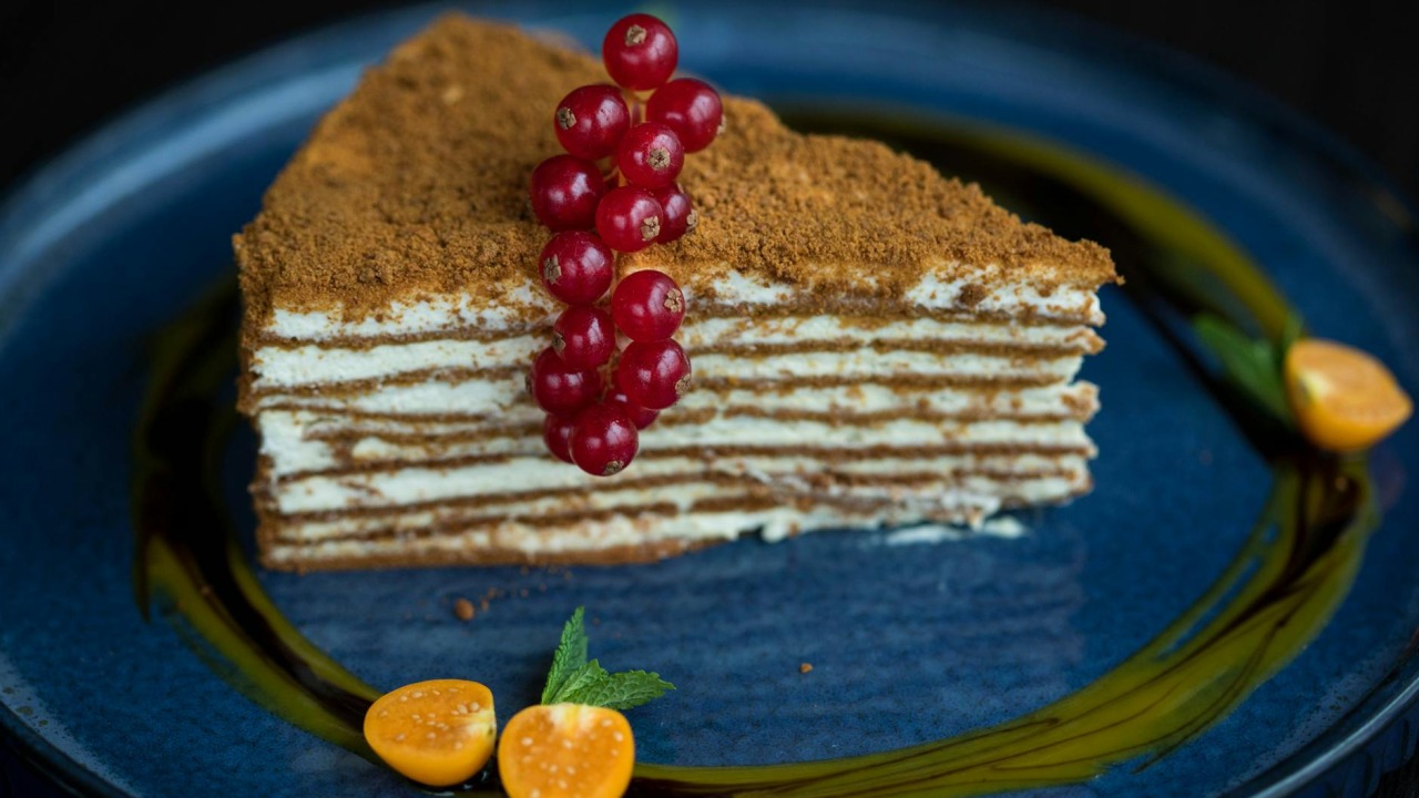 Bolo de bolacha cremoso: A receita clássica que ganha sempre na mesa