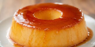Pudim de ovos cremoso com caramelo, o clássico que nunca falha