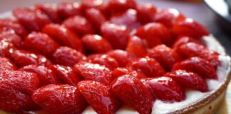 Tarte de morango caseira, a receita cremosa e fresca que resulta sempre
