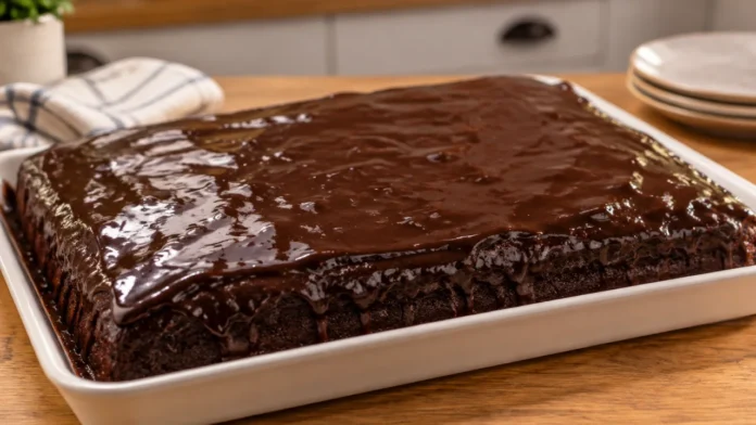 bolo-nega-maluca-com-cobertura-chocolate-brilhante Apresentação final de Bolo nega maluca com cobertura de chocolate brilhante