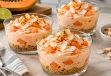 Sobremesa de papaia com lima e coco Apresentação final de Sobremesa de papaia com lima e coco